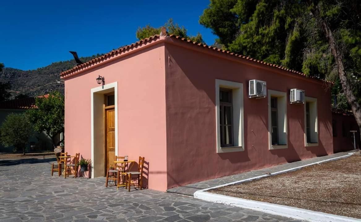 Arsinoe - Cosy Guesthouse- Méthana Exterior foto